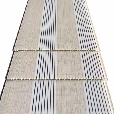 Il produttore fornisce il controsoffitto moderno del pannello del PVC della struttura del tessuto con i servizi verticali del ODM dell'OEM del modello a strisce.